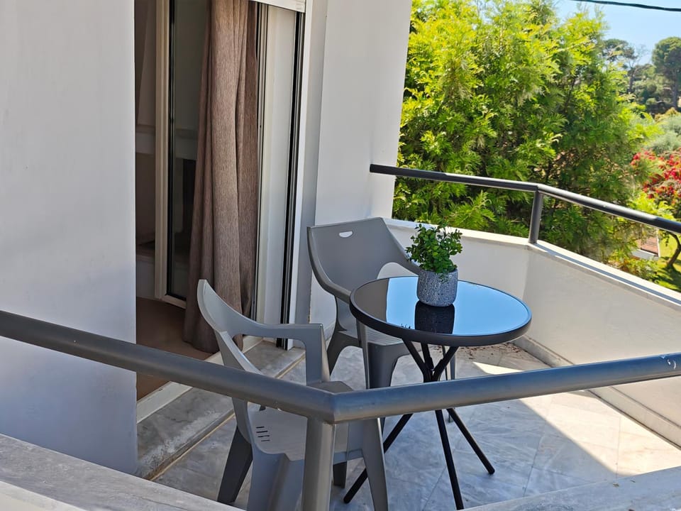 Balcony/Terrace, Garden view, Quiet street view, Inner courtyard view