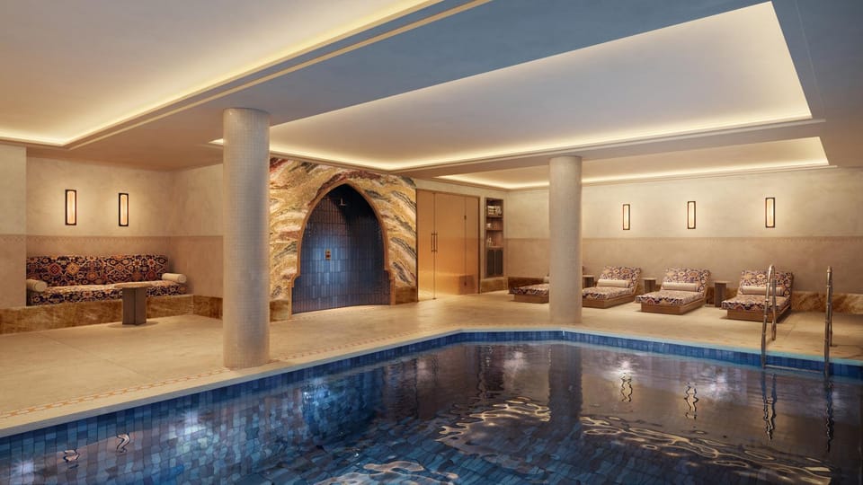 Swimming pool, sunbed