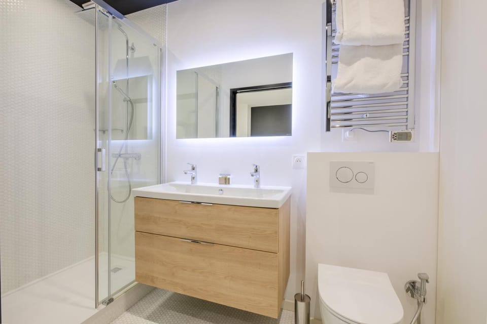 Scandinavian Urban 1 - 2BR apartment in center close to Palais des Festivals and the beach Apartment in Cannes