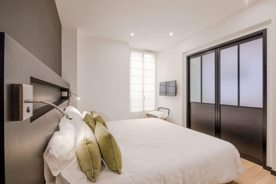 Scandinavian Urban 1 - 2BR apartment in center close to Palais des Festivals and the beach Apartment in Cannes