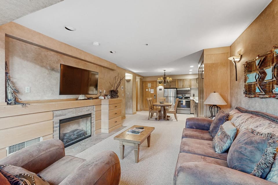 Shoshone 1917 Apartment in Big Sky