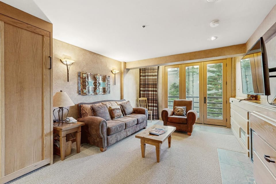 Shoshone 1917 Apartment in Big Sky