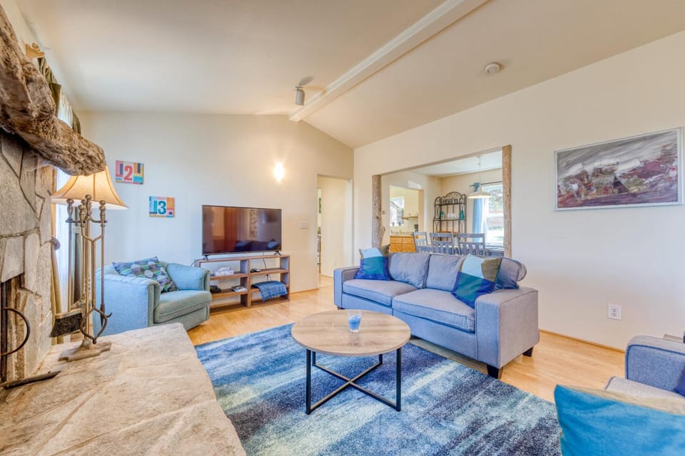 Cape Meares Overlook House in Cape Meares