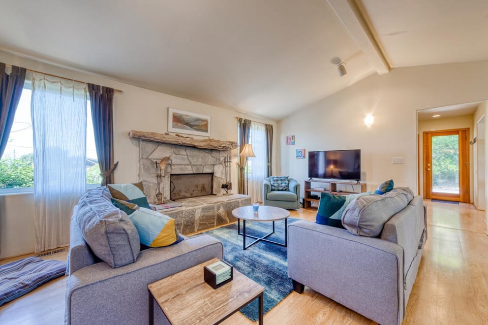 Cape Meares Overlook House in Cape Meares