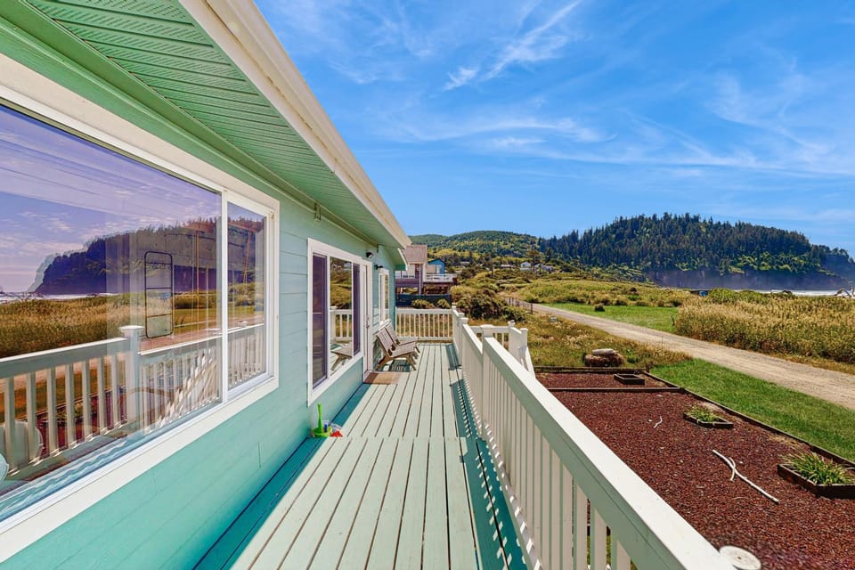 Cape Meares Beach Getaway House in Cape Meares