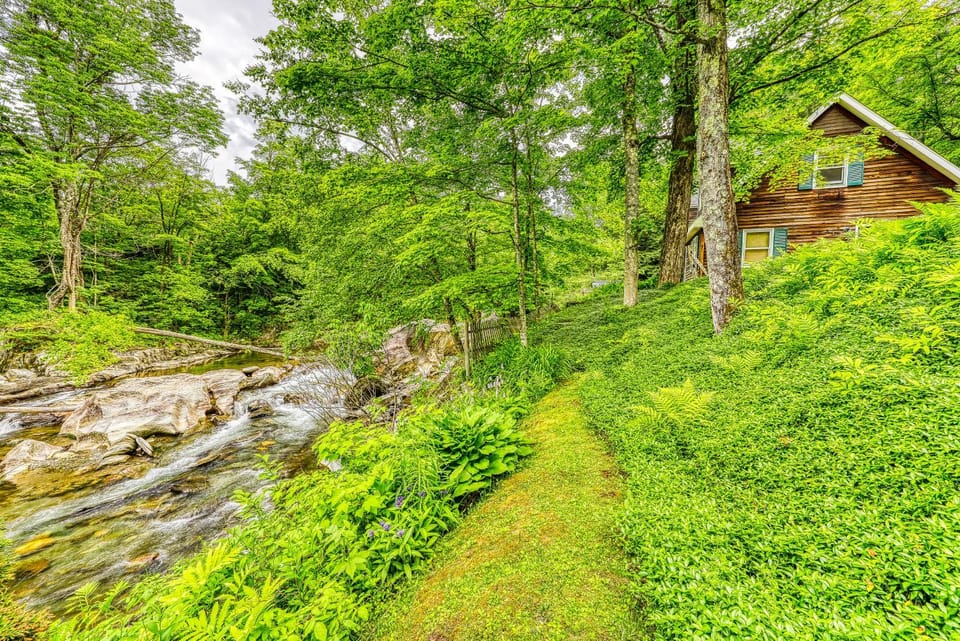 Sugarbush River Home House in Warren