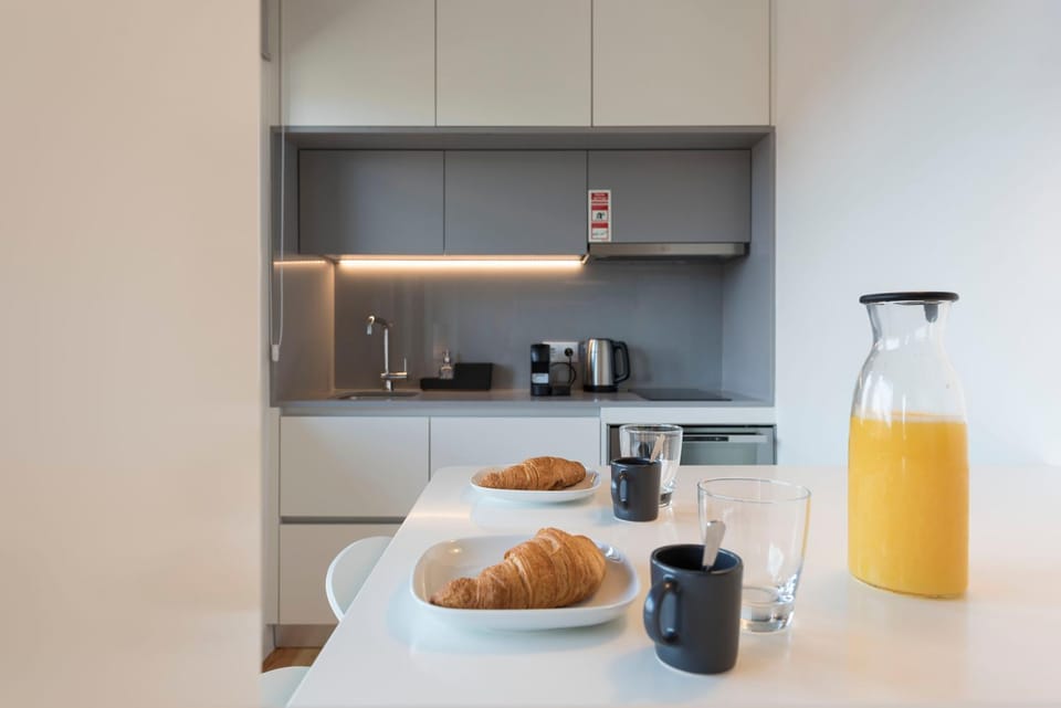 LovelyStay - Gorgeous Modern Flat w/ Balcony Apartment in Porto