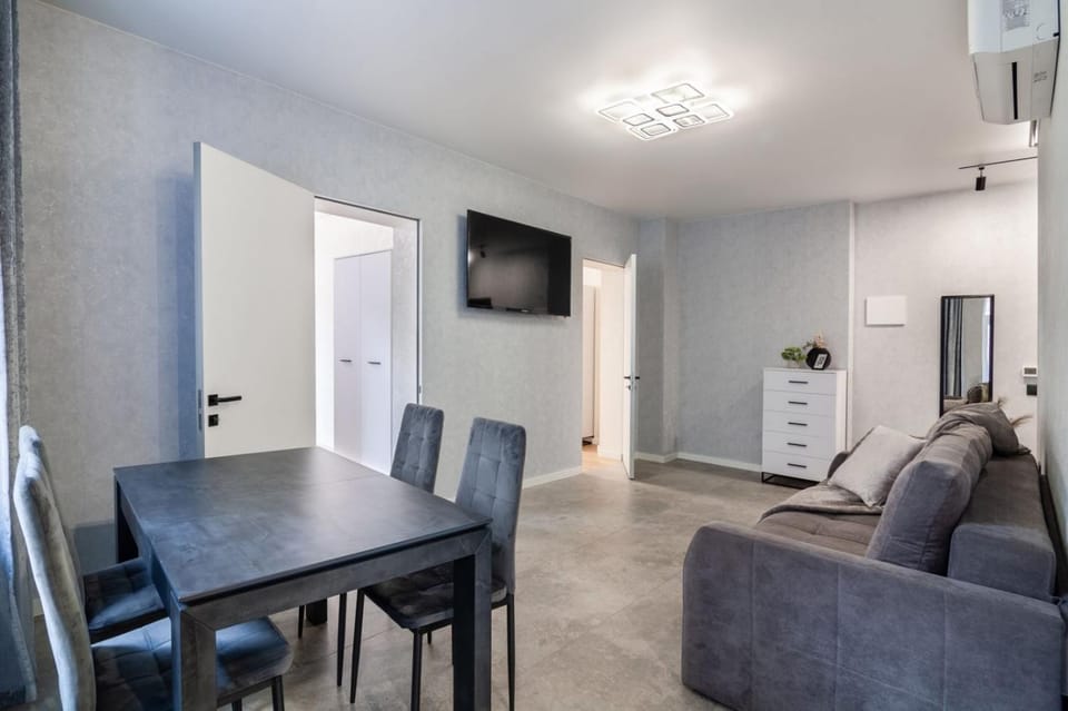 TV and multimedia, Kitchen or kitchenette, Living room, Dining area