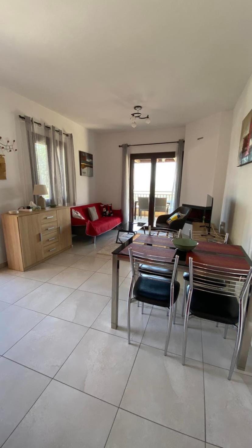 Living room, Seating area, Dining area
