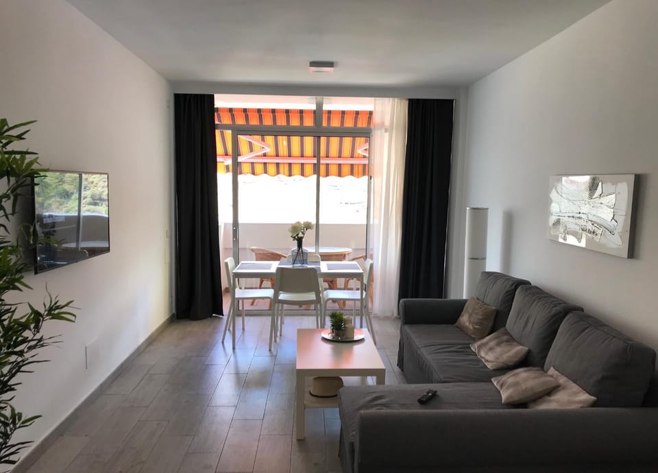 TV and multimedia, Living room, Dining area