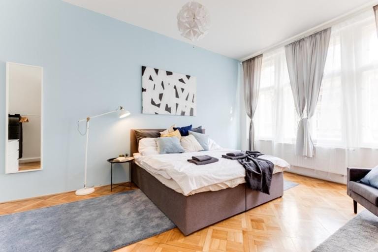 Bed, Photo of the whole room, Bedroom