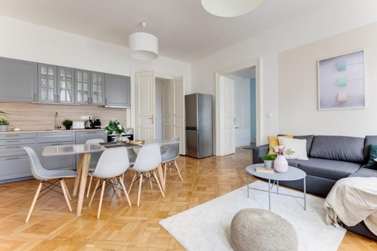 Living room, Seating area, Dining area