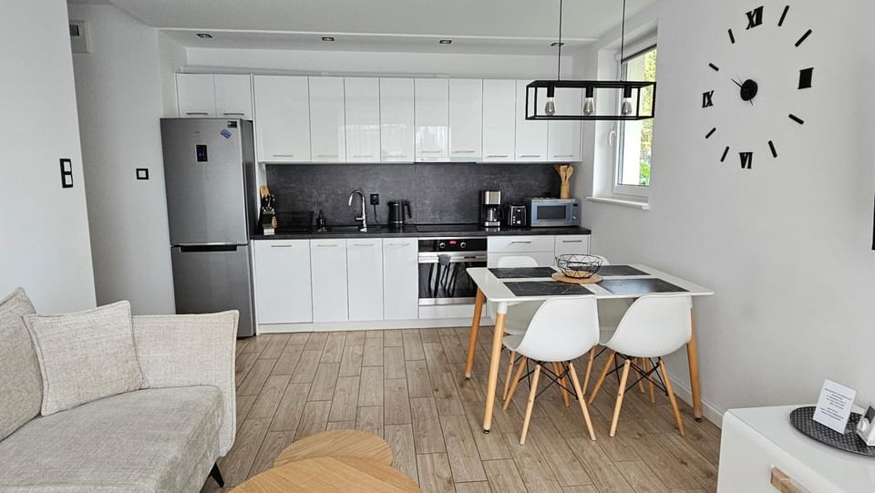 Kitchen or kitchenette, Living room, Seating area