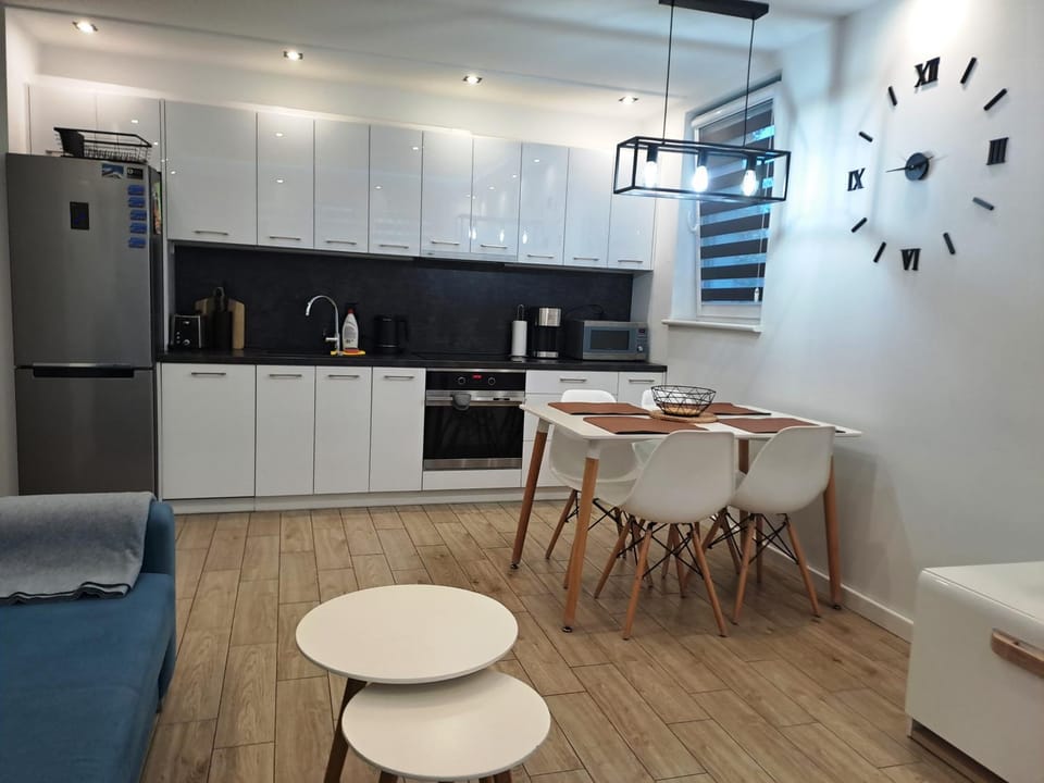 Kitchen or kitchenette, Dining area, kitchen