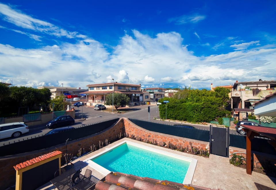 Property building, Day, Natural landscape, City view, Pool view, Street view, Swimming pool, Parking, sunbed