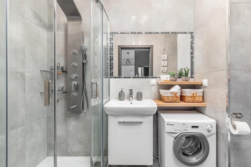Shower, Bathroom