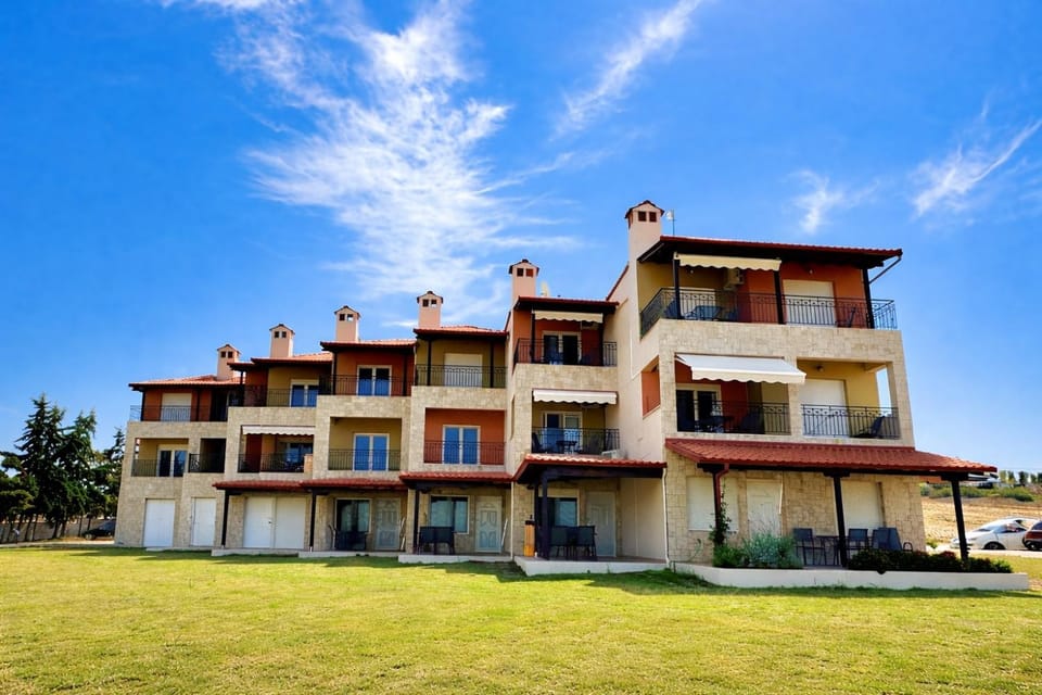 Iris Sunset Apartments - Nea Potidea Halkidiki House in Halkidiki