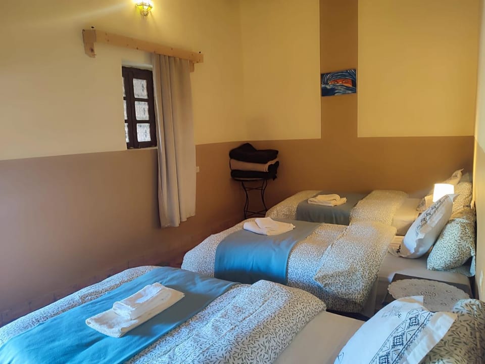 Bed, Photo of the whole room, Seating area, Bedroom, towels