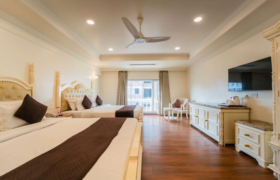 Photo of the whole room, Bedroom, air conditioner