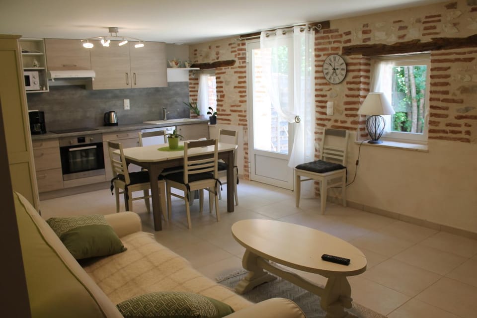 Kitchen or kitchenette, Living room, Dining area