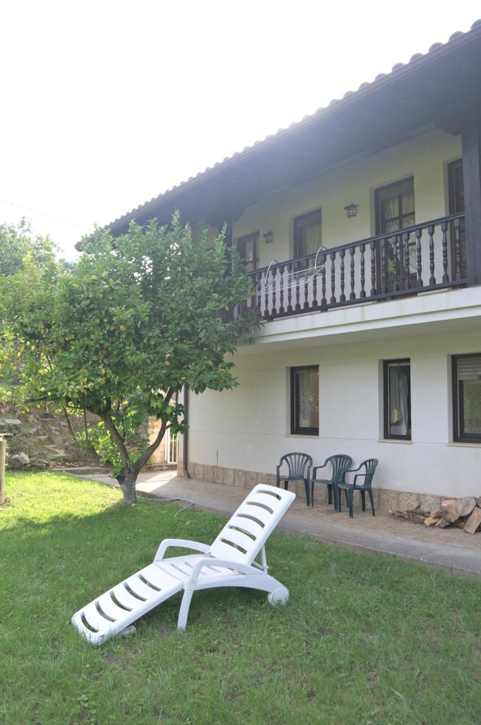 Property building, Patio, Day, Garden, Balcony/Terrace, Garden view