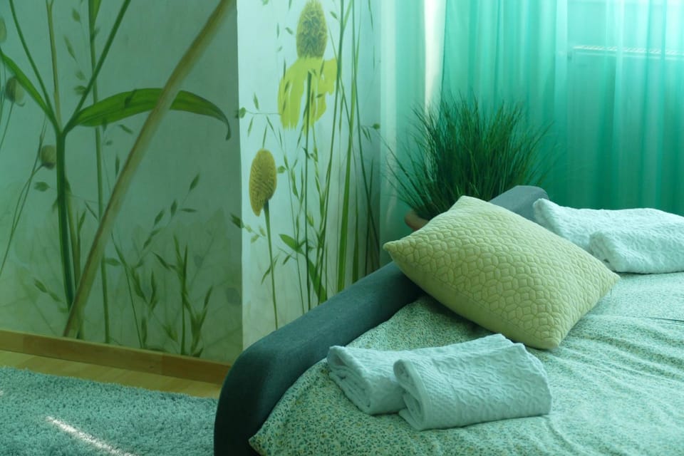 Bed, Photo of the whole room, towels