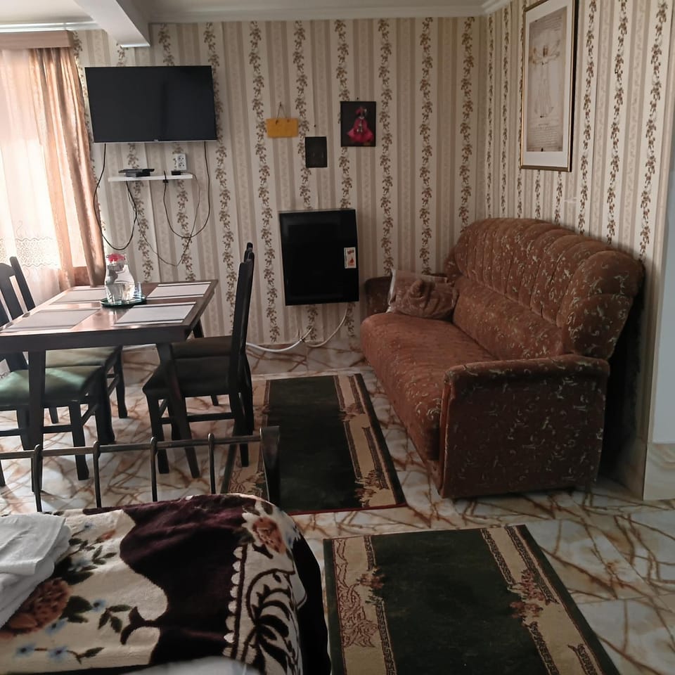Guest House HAPPY HOUSE Apartment in Georgia