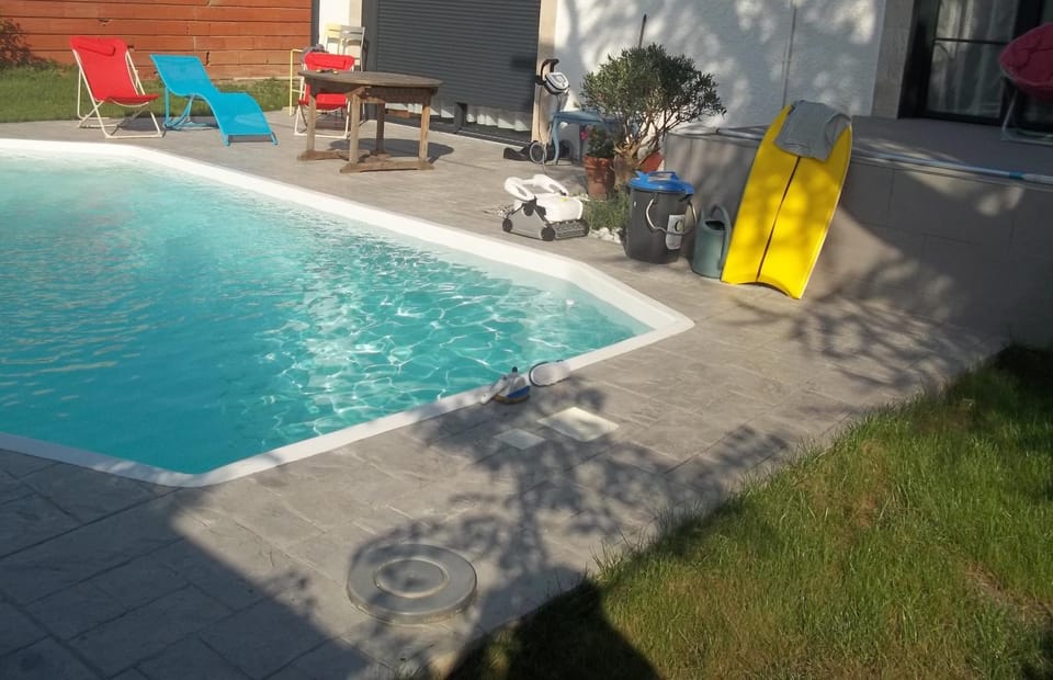 Swimming pool, Swimming pool