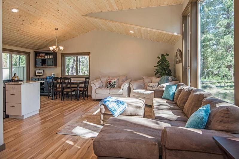 11 Pine Bough - Meredith Lodging House in Sunriver