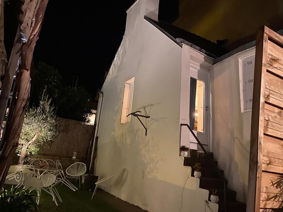 Patio, Facade/entrance