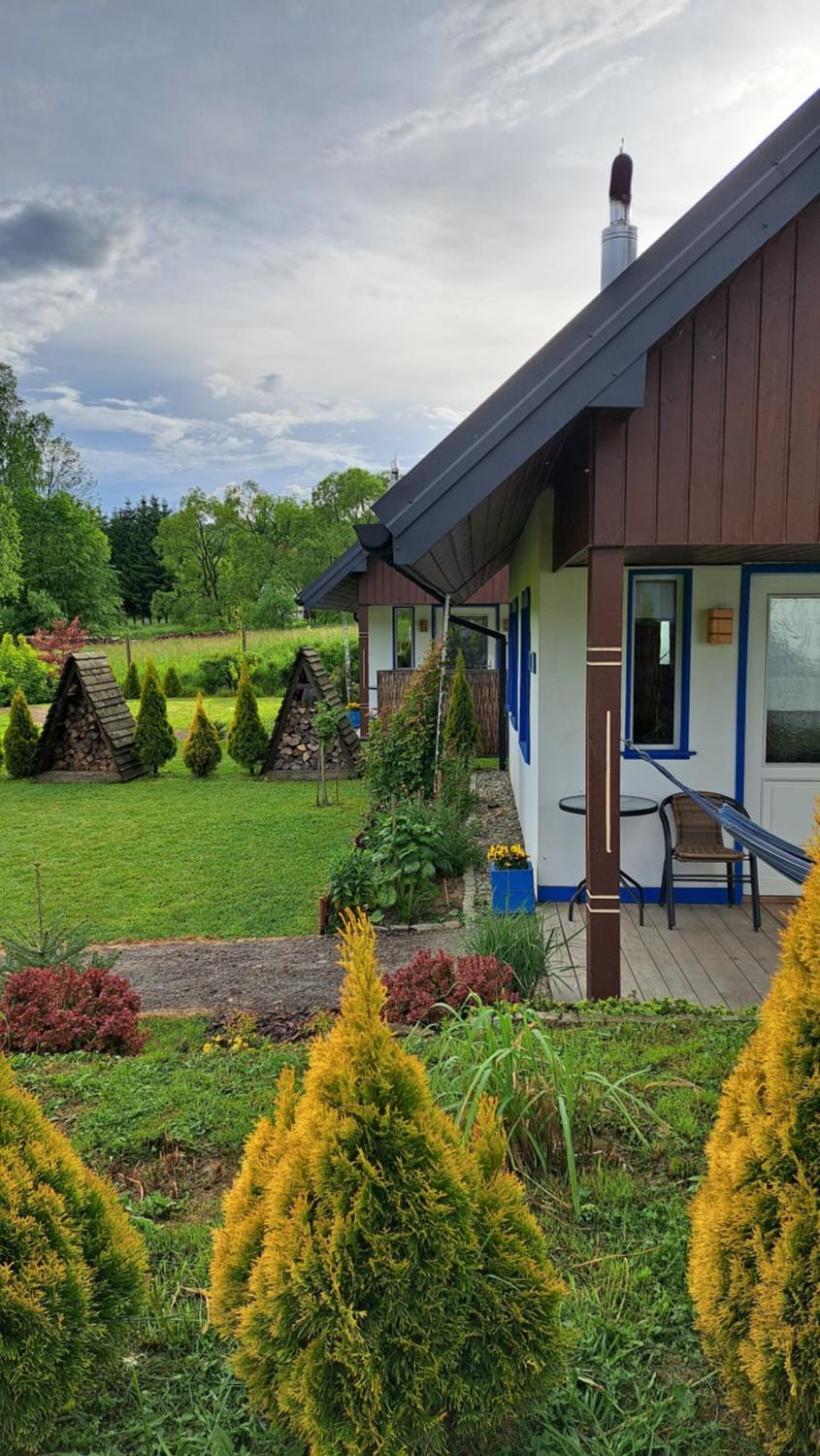Property building, Day, Natural landscape, Garden, Garden view, Mountain view