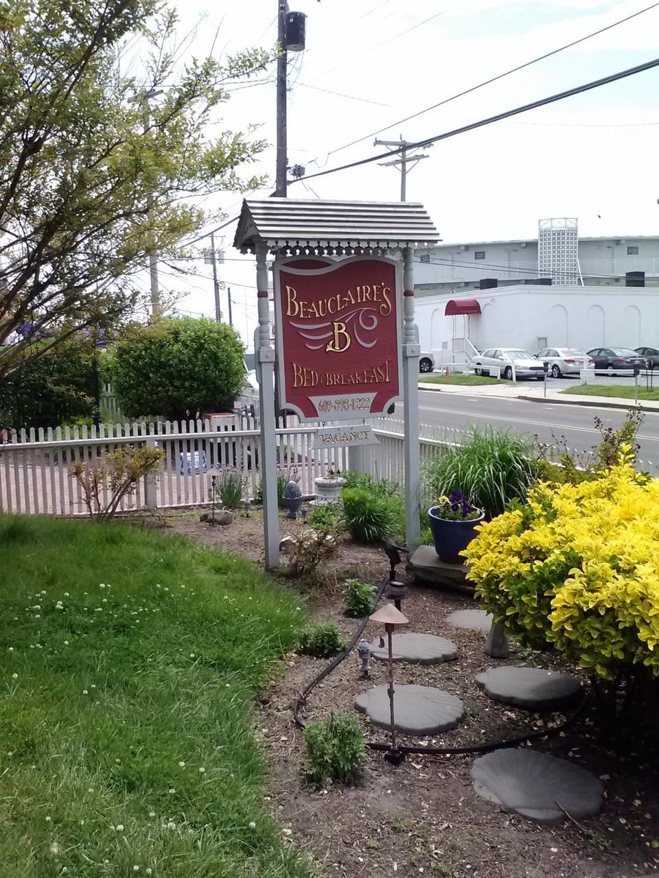 Facade/entrance, Spring, Garden, View (from property/room), Decorative detail, Area and facilities