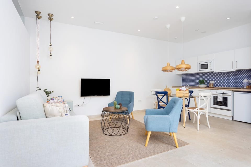TV and multimedia, Kitchen or kitchenette, Living room, Dining area