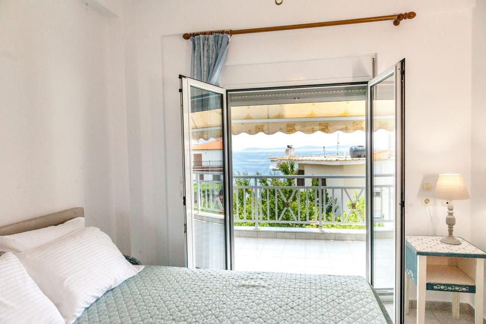 Bed, Photo of the whole room, Sea view