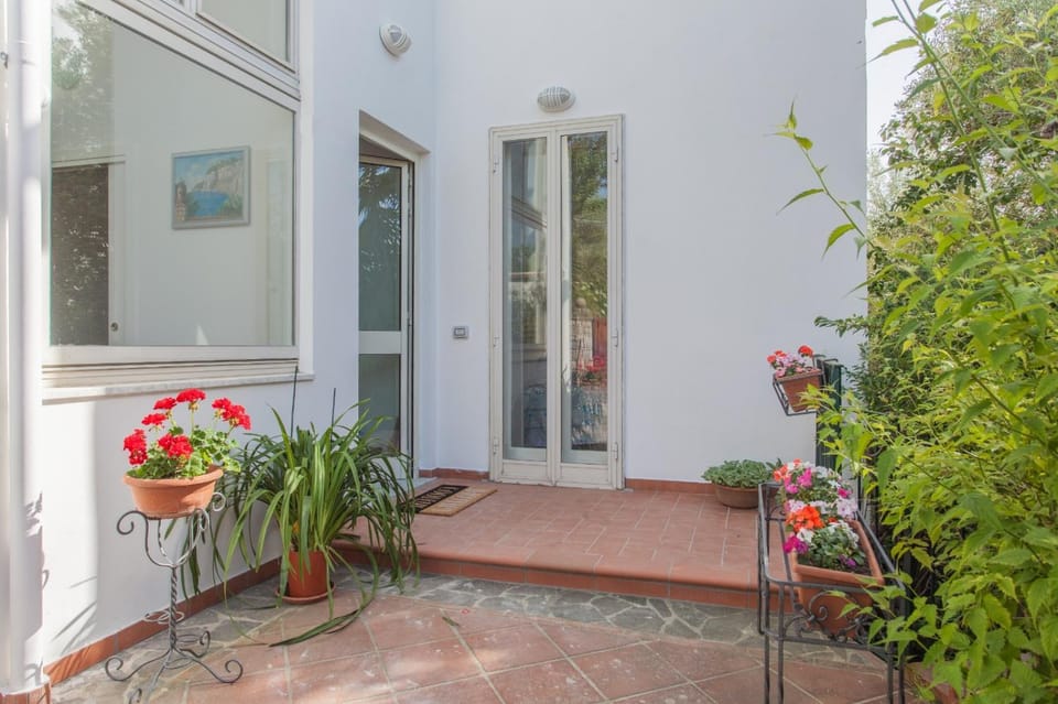 Inner courtyard view
