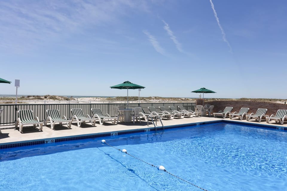 Property building, Pool view, Swimming pool, Swimming pool