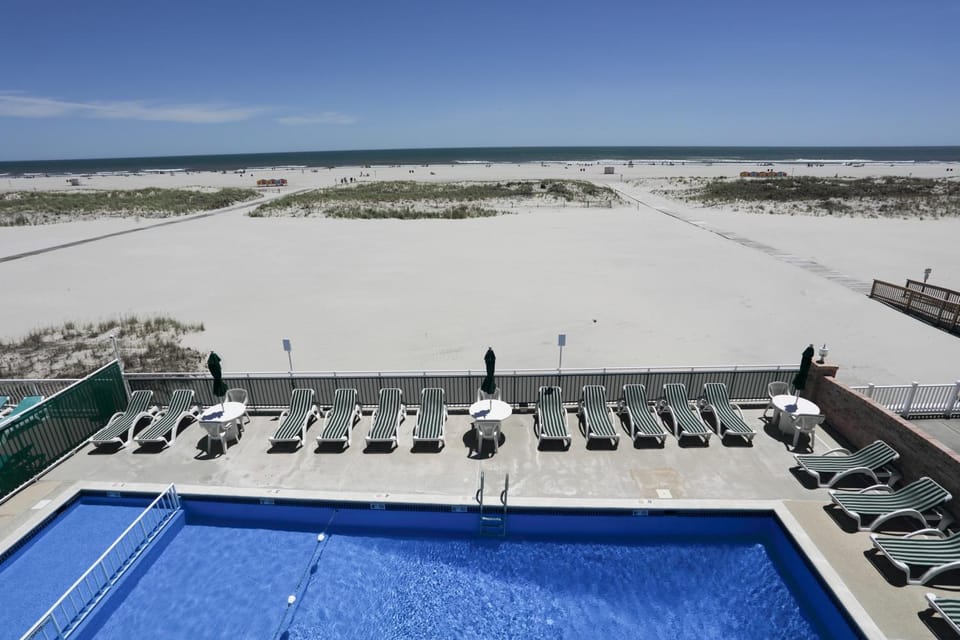 Property building, Pool view, Swimming pool, Swimming pool