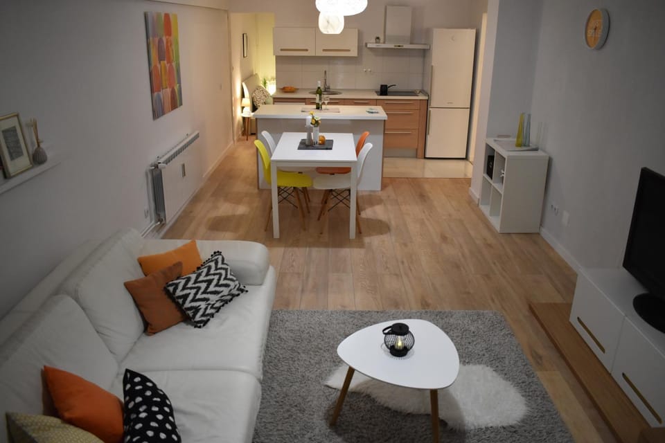 Living room, Lounge or bar, Seating area, Dining area