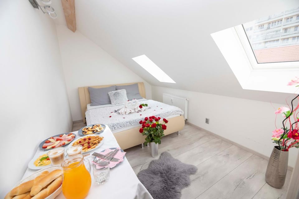 Food and drinks, Bedroom