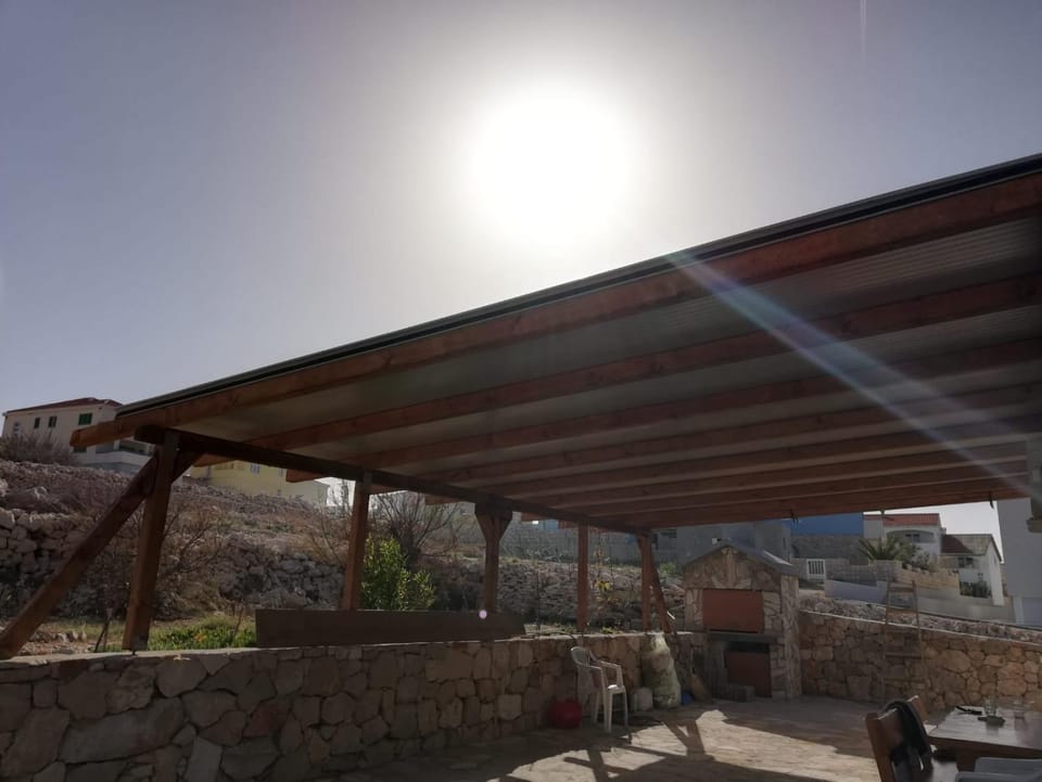 Location, children, Family
