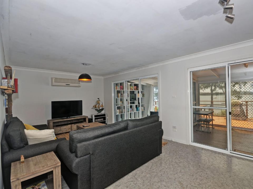 Paradise 54 Eastslopes Way House in North Arm Cove