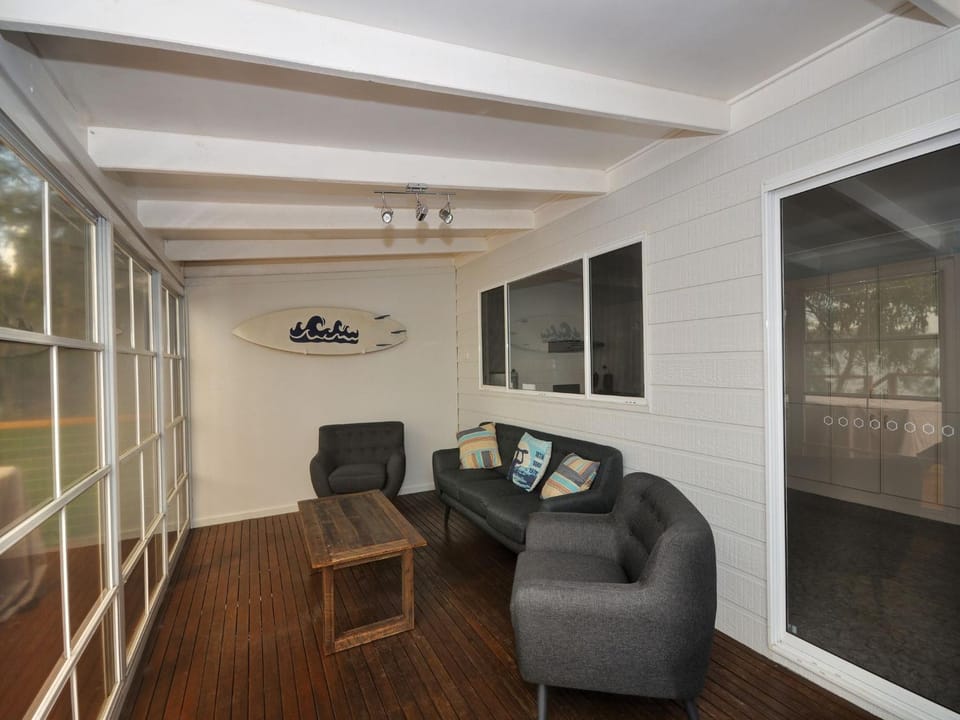 Paradise 54 Eastslopes Way House in North Arm Cove
