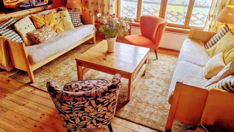 Living room, Seating area
