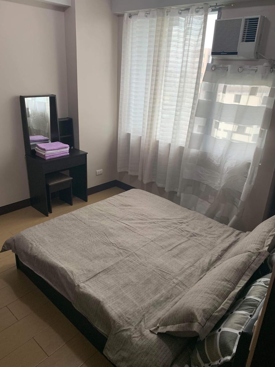 Cubao ManhattanHeights Unit 11A Tower B, 2BR Apartment in Pasig