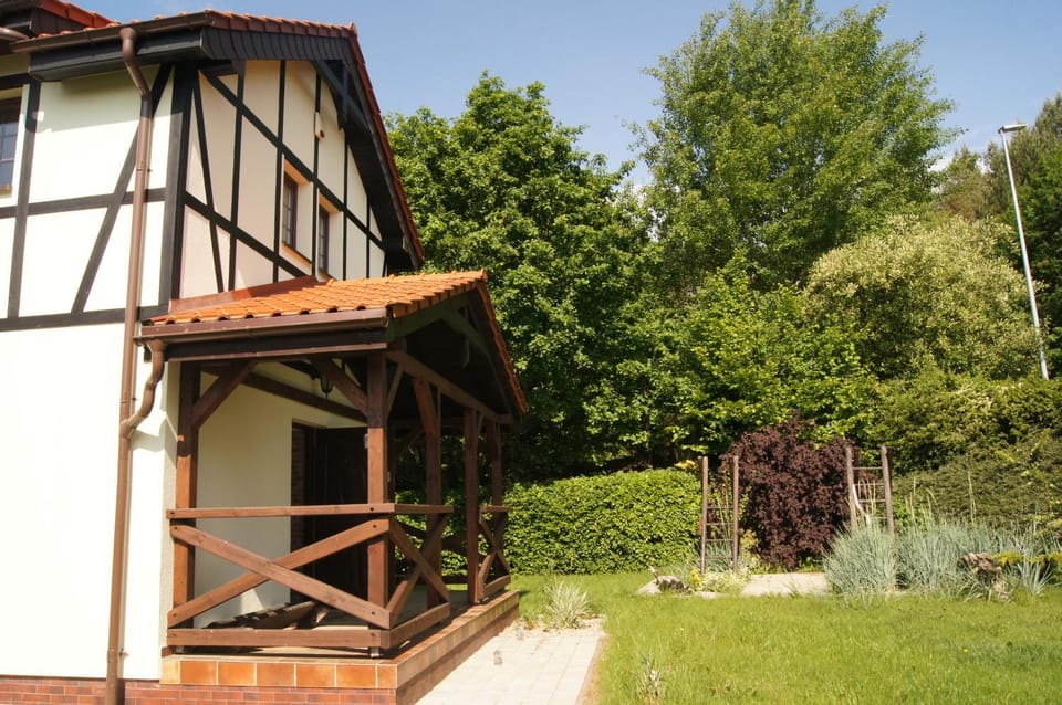 Zaciszna Przystań Dębina House in Pomeranian Voivodeship