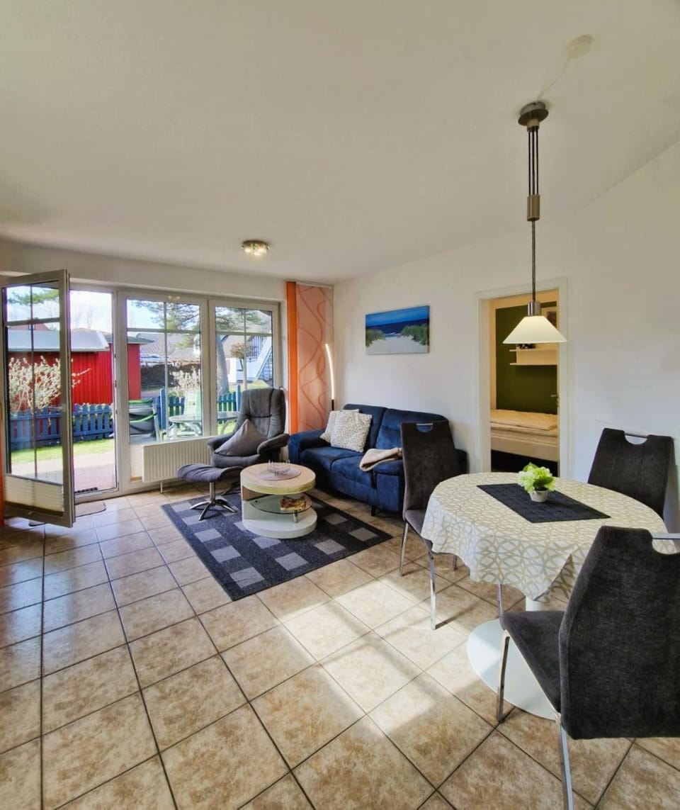 Haegerende 10_ Wohng_2 _ Neue Lieb Apartment in Zingst