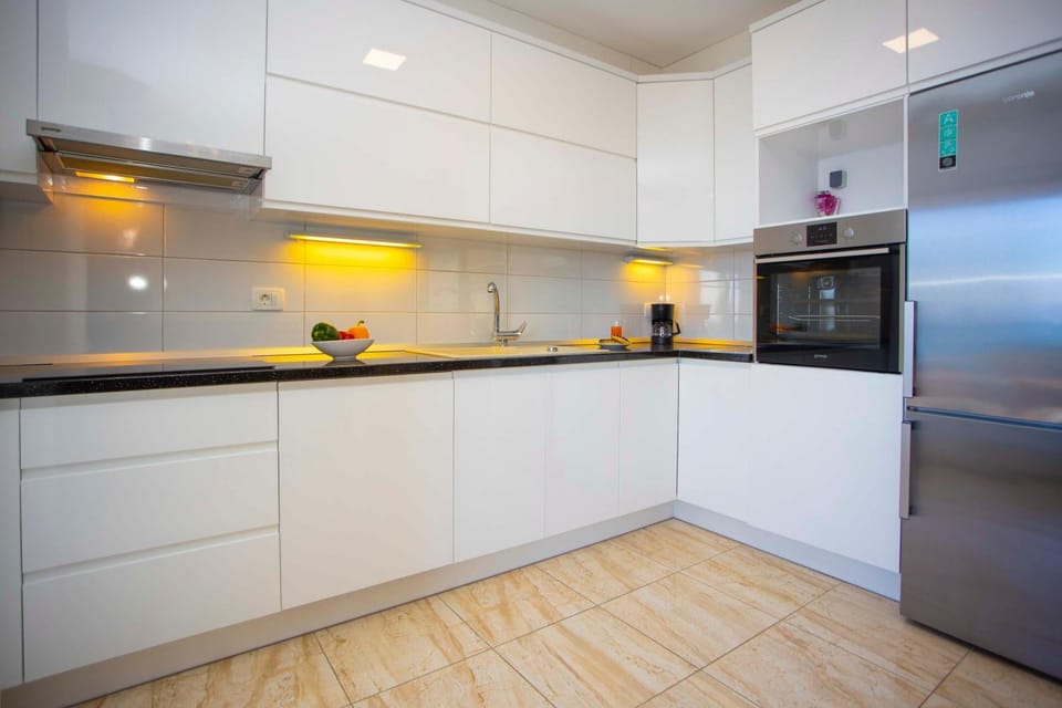 Kitchen or kitchenette, dishwasher, pet friendly, stove