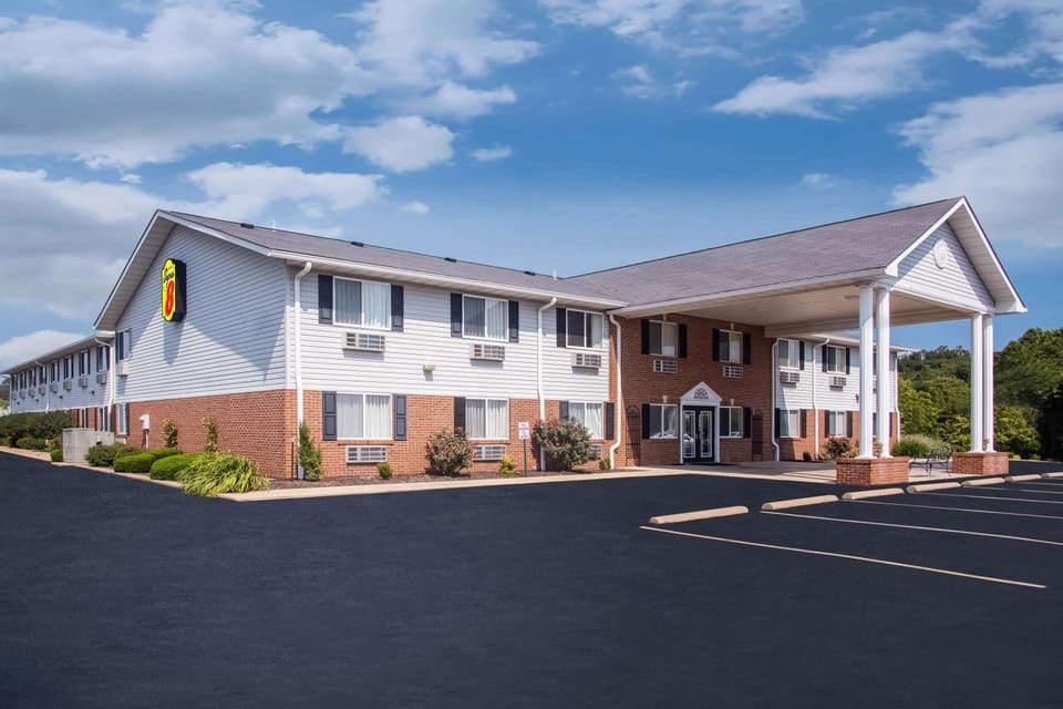 Property building, Day, On site, Time of day