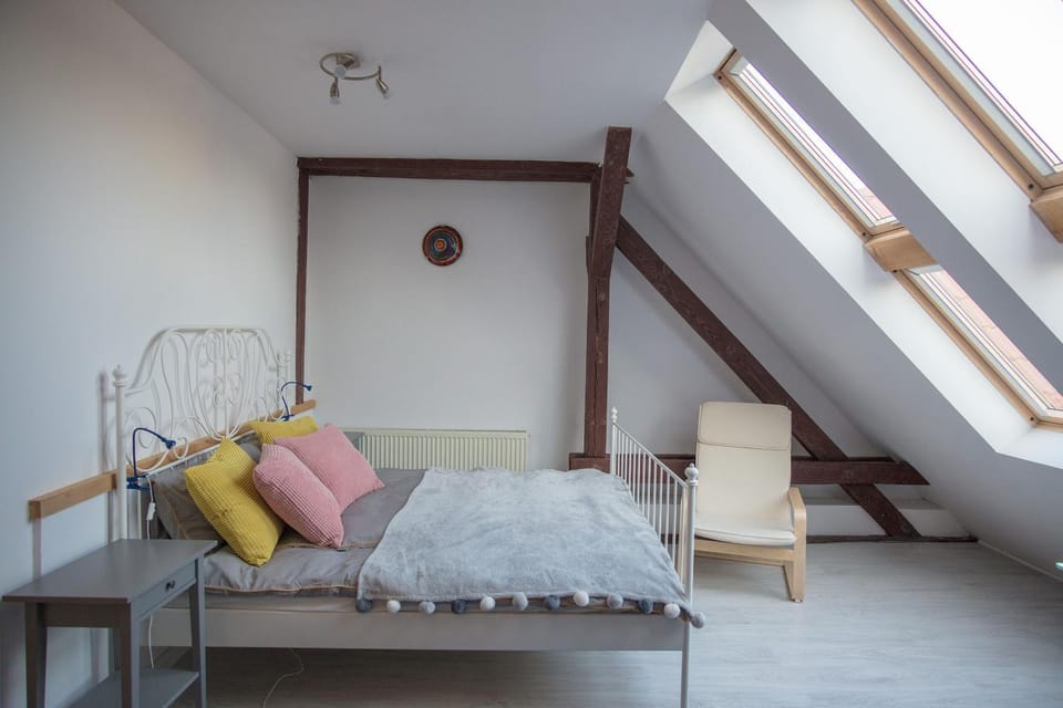 Photo of the whole room, Seating area, Bedroom