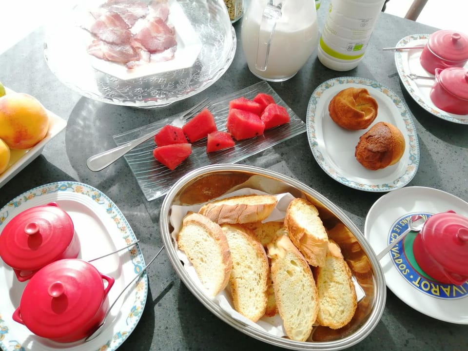 Breakfast, Buffet breakfast